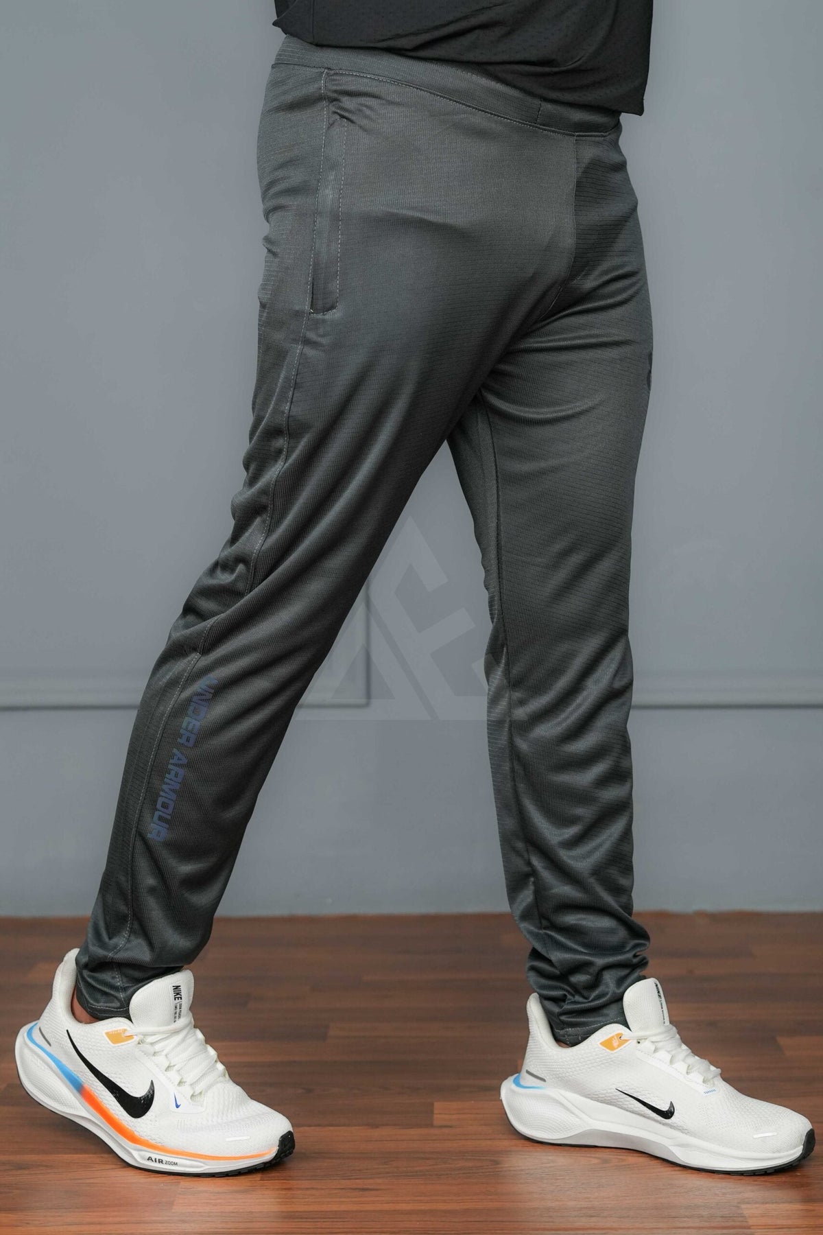 UA Liner Trouser - Charcoal