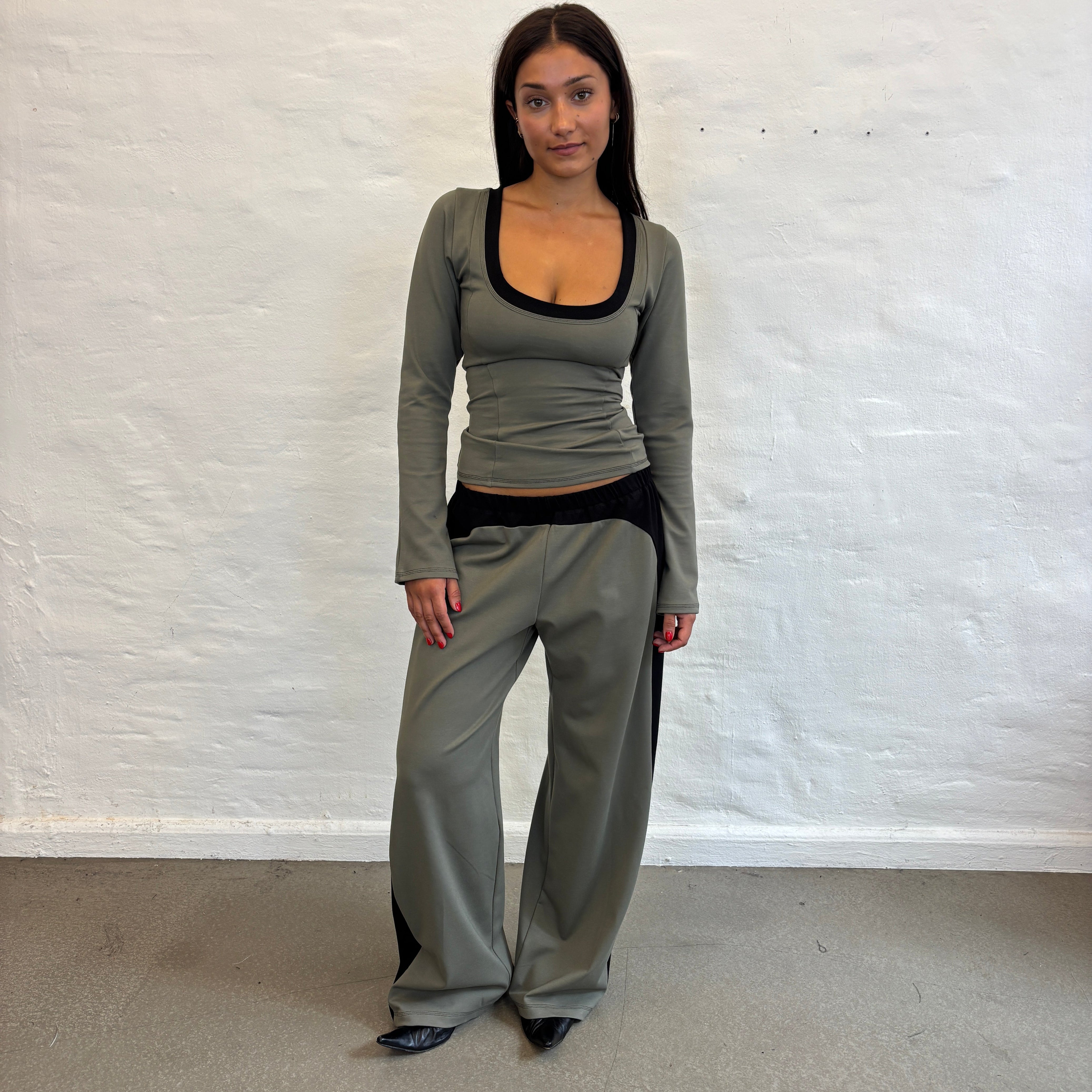 TRACK PANTS OLIVE GREEN