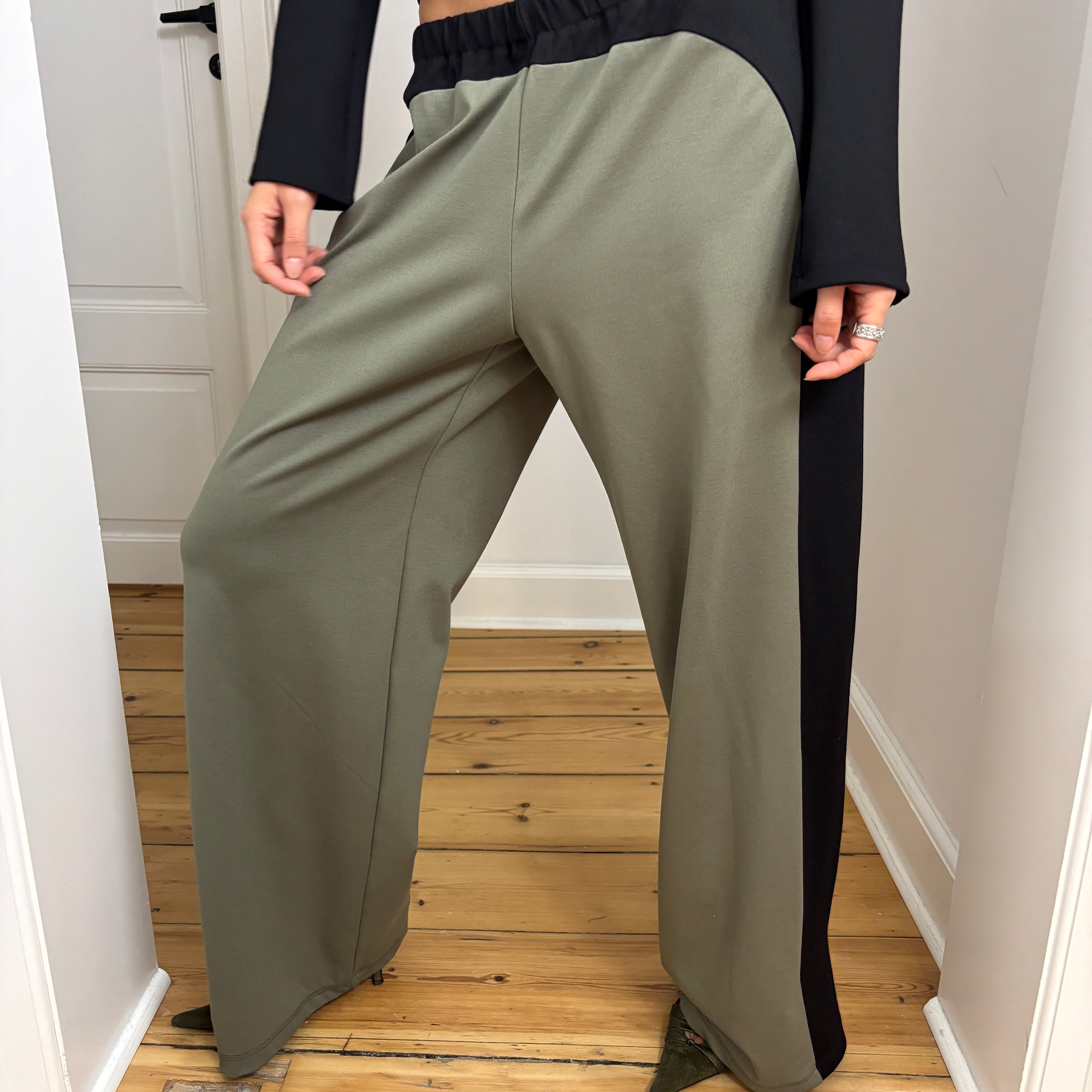 TRACK PANTS OLIVE GREEN